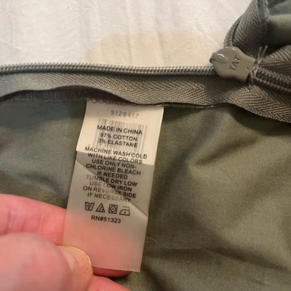 Vince Camuto, asymmetric, tiered, ruffled midi skirt with matching belt. SZ XS - Picture 6 of 11